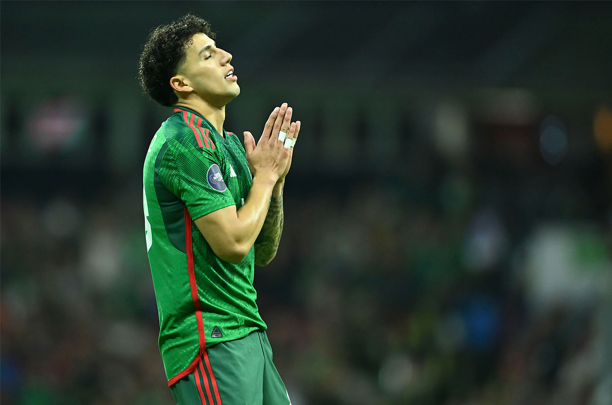 Jorge Sánchez. Luego de jugar en Santos Laguna y América comenzó su aventura en Europa. Ajax y FC Porto han sido sus equipos pero en ninguno ha sido capaz de consolidarse. Cruz Azul y hasta Chivas, lo tienen en la mira para repatriarlo.