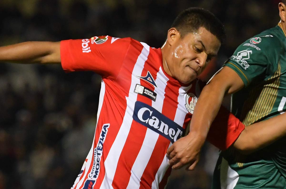 Juan David Castro. Aunque estuvo con el equipo desde su ascenso, el centrocampista de 32 años ya no entra en planes.
