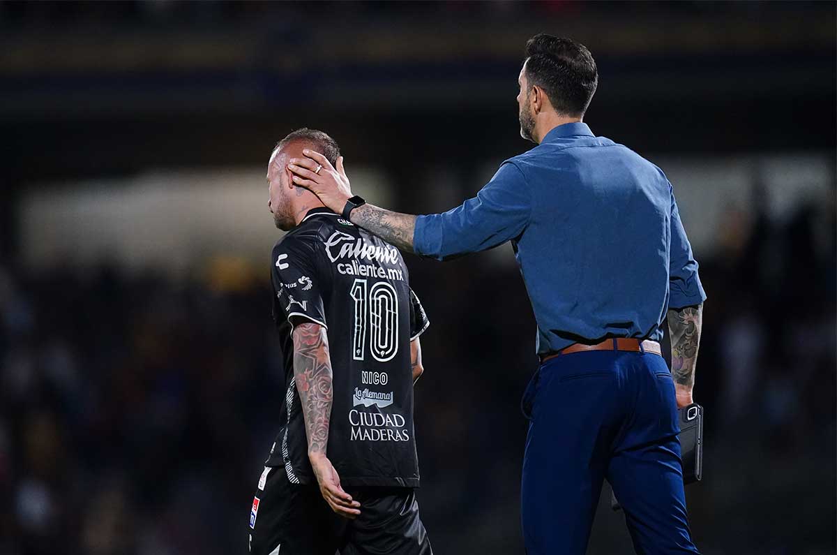 León con una maldición con el dorsal número ’10’