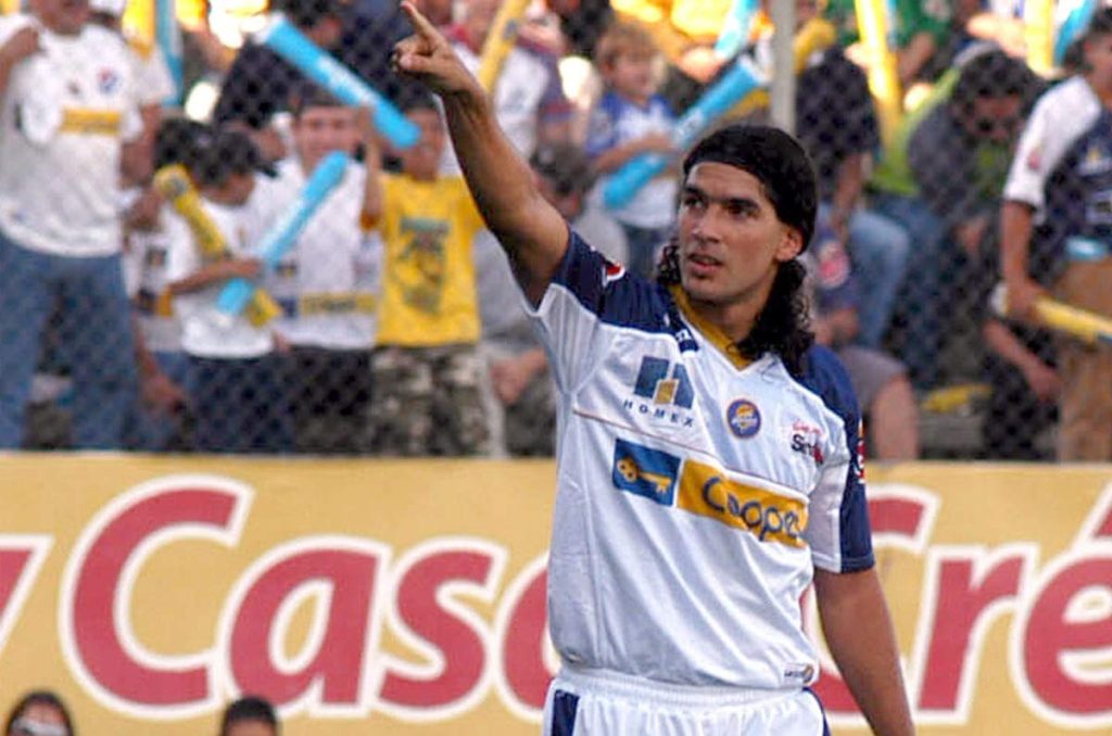 Loco Abreu tuvo un paso exitoso como futbolista de los Dorados de Sinaloa