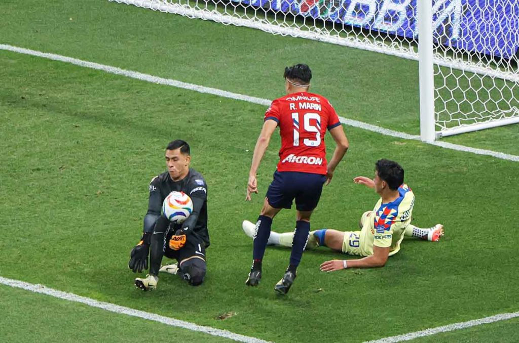 Los delanteros de Chivas sin tener los goles esperados en el CL24 0