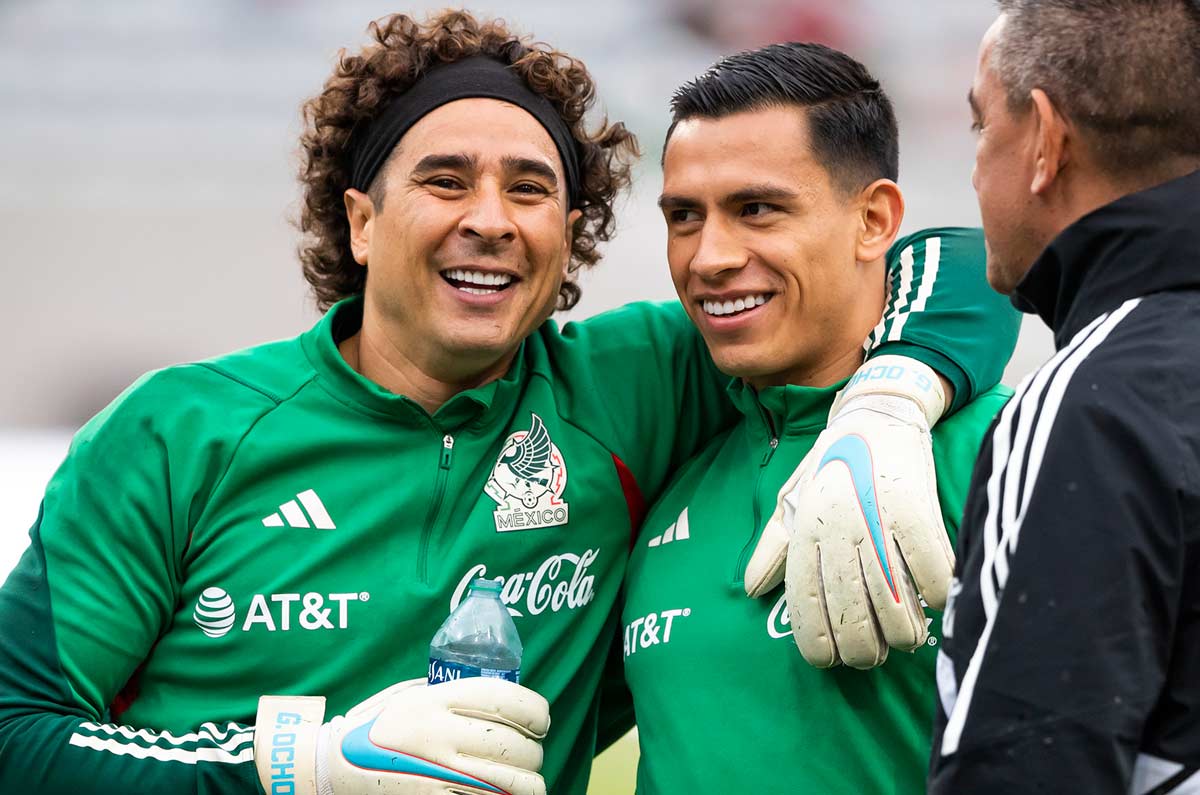 Luis Ángel Malagón le quita lugar a Guillermo Ochoa