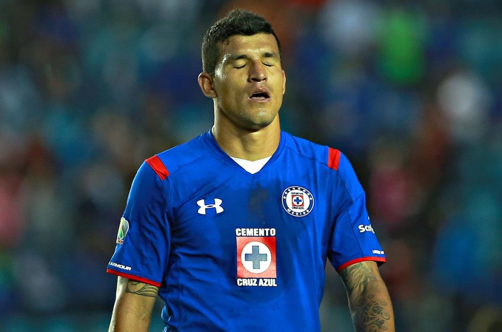 Maza Rodríguez durante su etapa como defensa de Cruz Azul