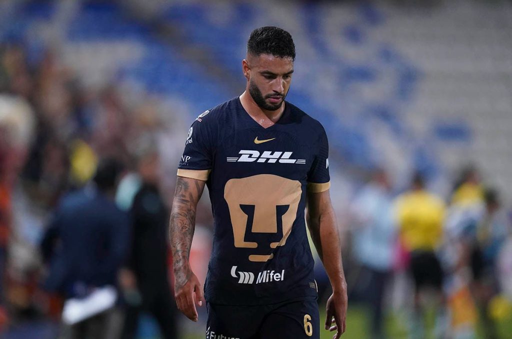 VAR expulsa a Nathan de Pumas, pero le quita roja a Pachuca