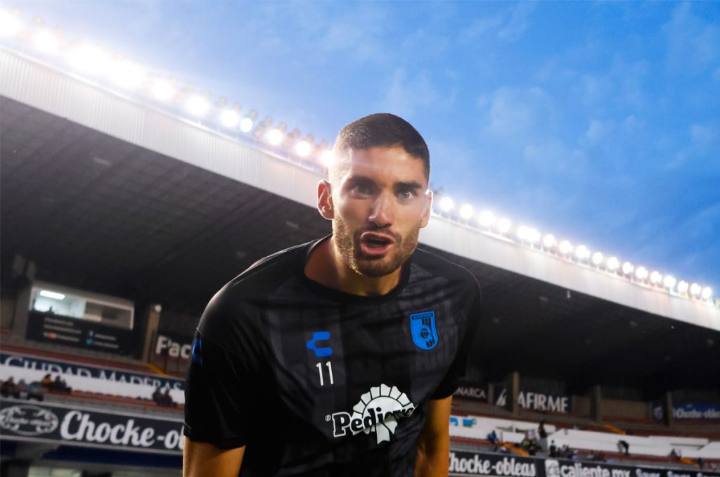 Paolo Yrizar no encuentra un nuevo rumbo en su carrera y dentro de Gallos de Querétaro no lo toman en cuenta