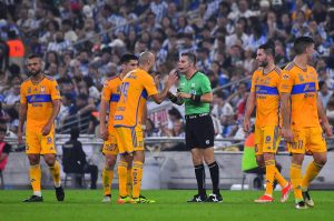 Tigres pide roja para ‘Corcho’ Rodriguez, ¿fue correcta la decisión del VAR?