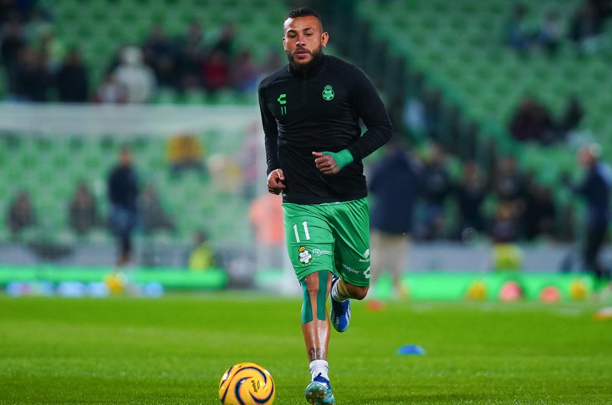 Duván Vergara. Ya no será parte de Santos Laguna donde nunca terminó por convencer. Mientras que en los Rayados de Monterrey no lo tienen contemplado, en tanto que está a la deriva buscando nuevo equipo. 
