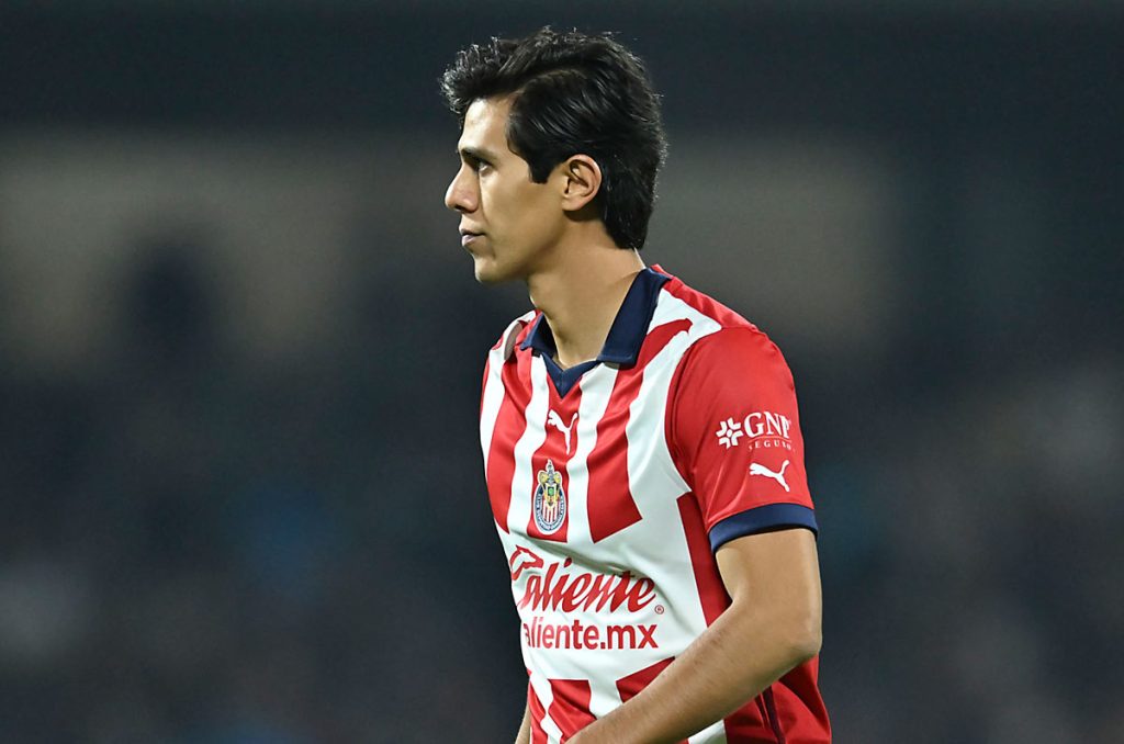 Oficialmente José Juan Macías dejó de ser futbolista de las Chivas de Guadalajara