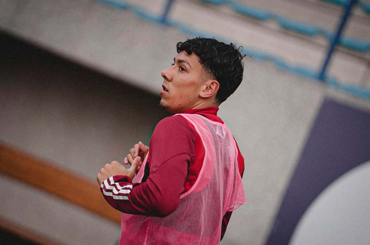 Jorge Ruvalcaba. No pudo consolidarse en el Standard de Lieja en Bélgica, entre lesiones y bajas de juego. Tiene la oportunidad de regresar y sumarse al primer equipo de los Pumas de la UNAM. En Lieja jugó 13 partidos para 800 minutos y apenas pudo aportar un gol.