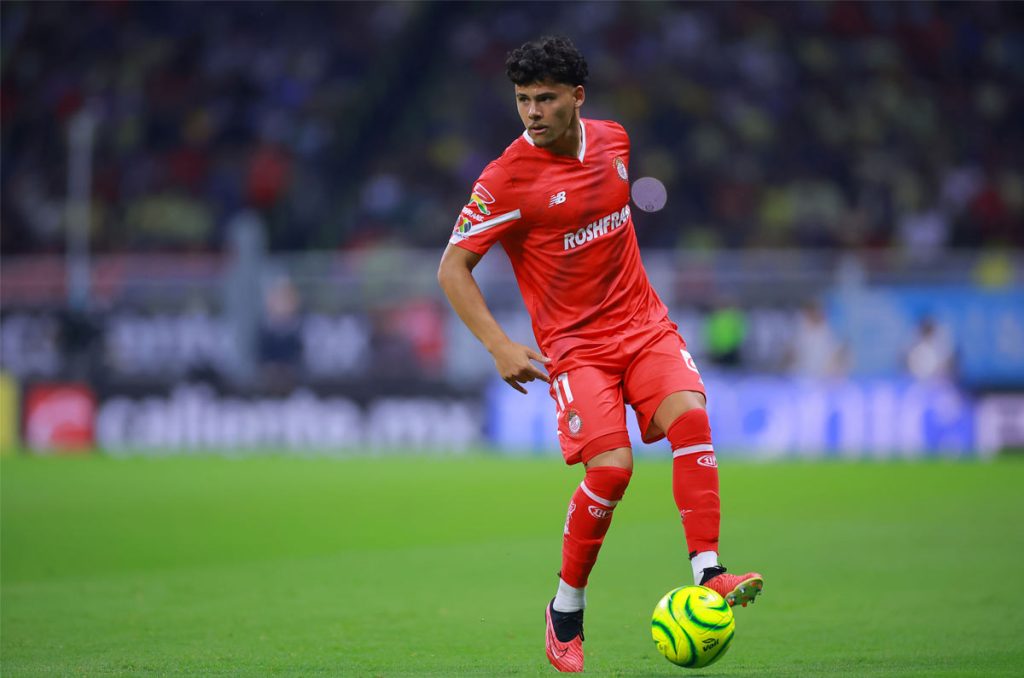 Maxi Aarujo de Toluca interesa a los Tigres y Monterrey en el mercado de fichajes