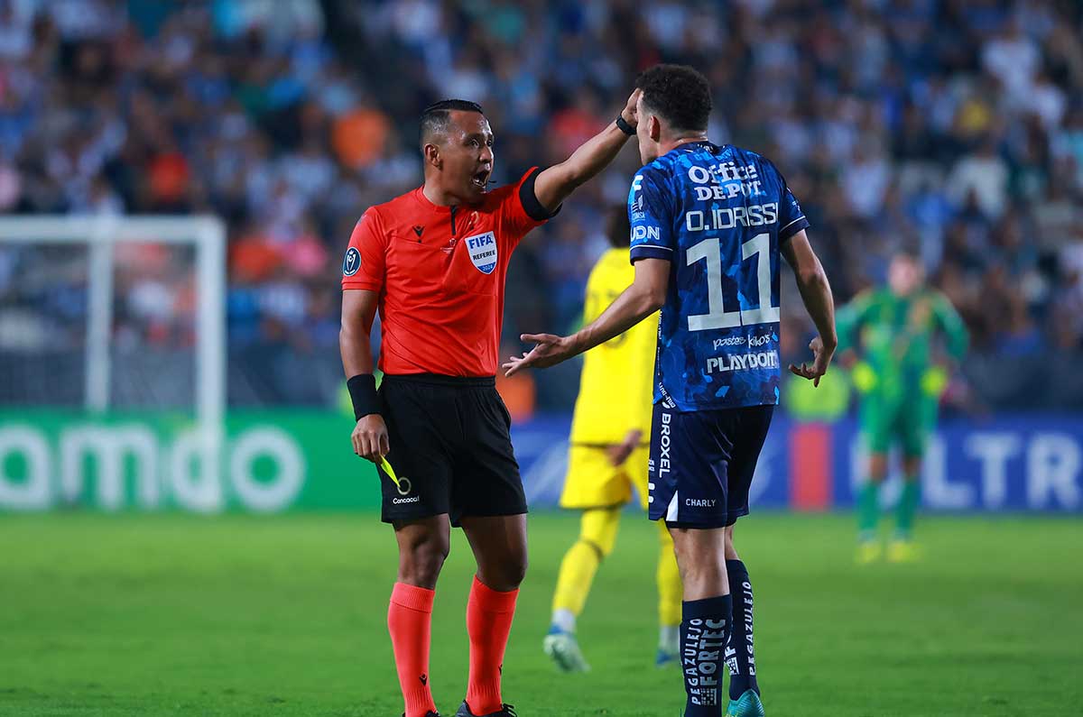 Pachuca estuvo cerca de fichar a Javairo Dilrosun en vez de Idrissi