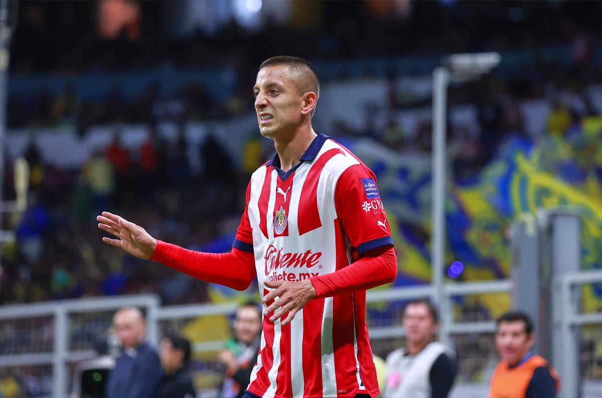 Roberto Piojo Alvarado: Contrato y cláusula de salida con Chivas