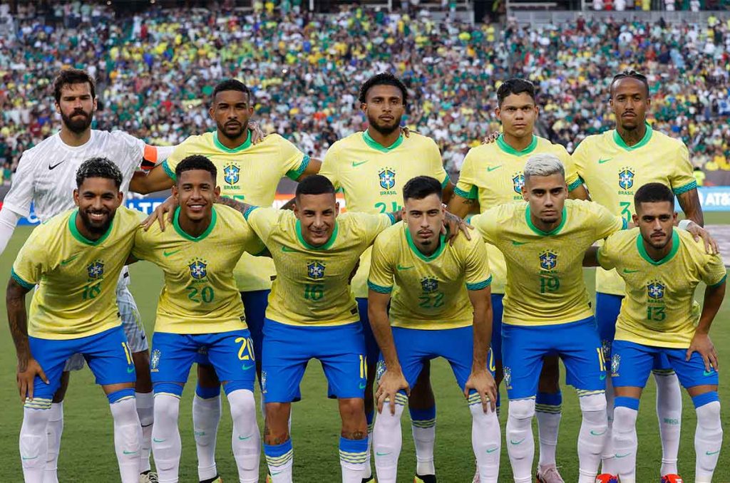 Ronaldinho arremete en contra de Brasil previo a la Copa América 0