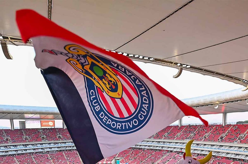 Televisa se aferra a Chivas