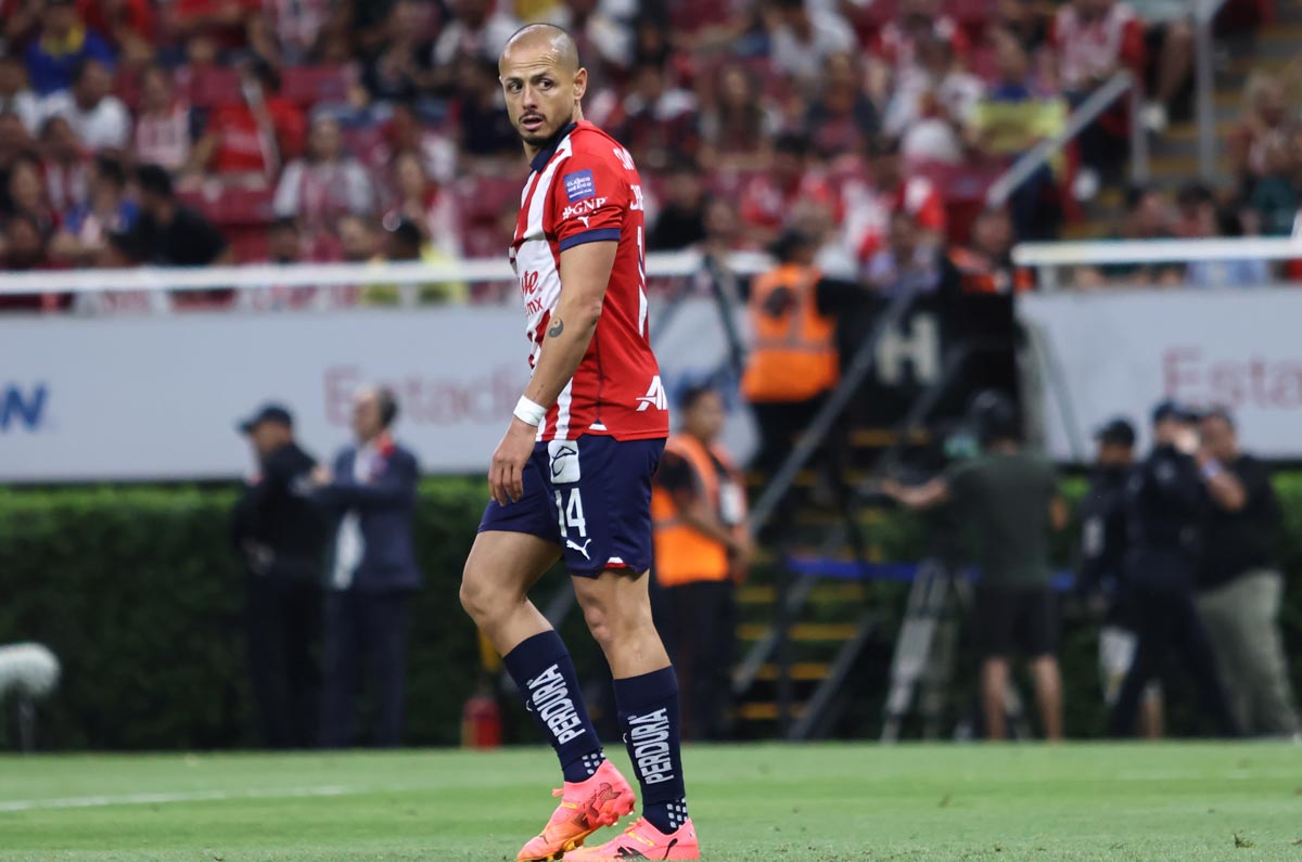 Todo el dinero que ha movido Chicharito en transferencias y salarios