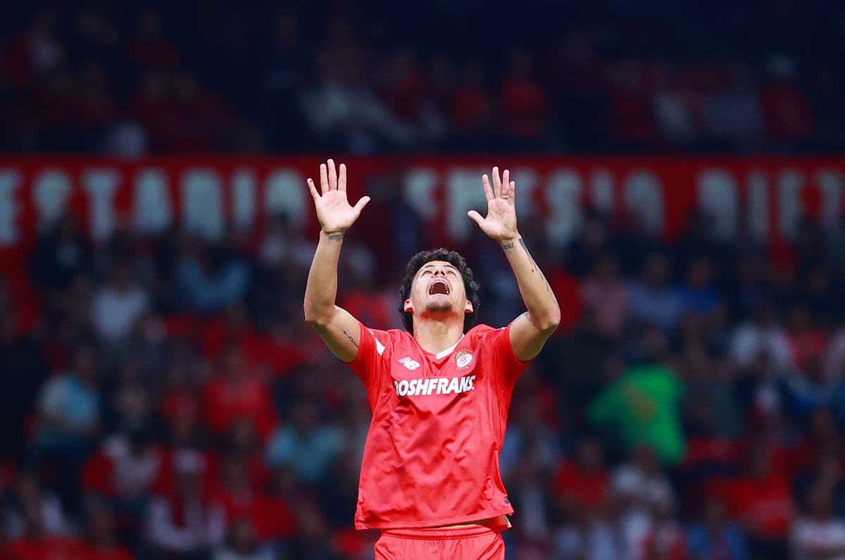 Toluca le pone precio a Maxi Araujo