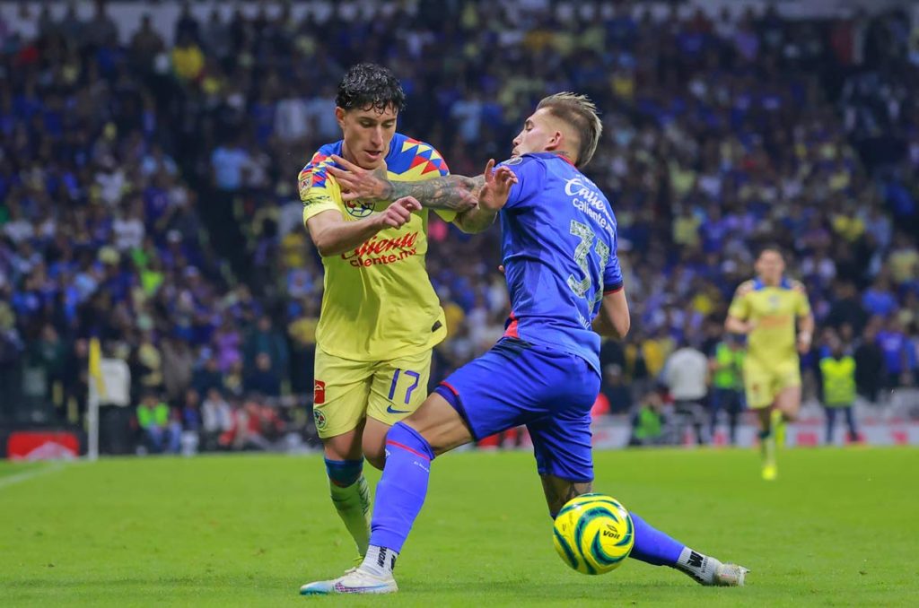 Alejandro Zendejas de América y Gonzalo Piovi de Cruz Azul
