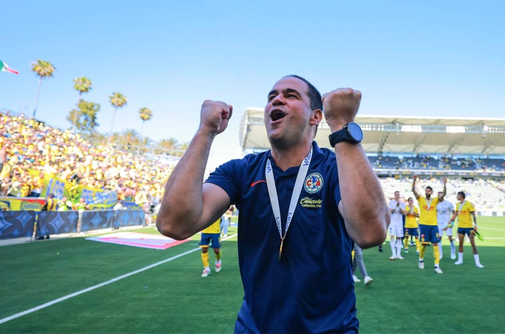 André Jardine renueva contrato con América