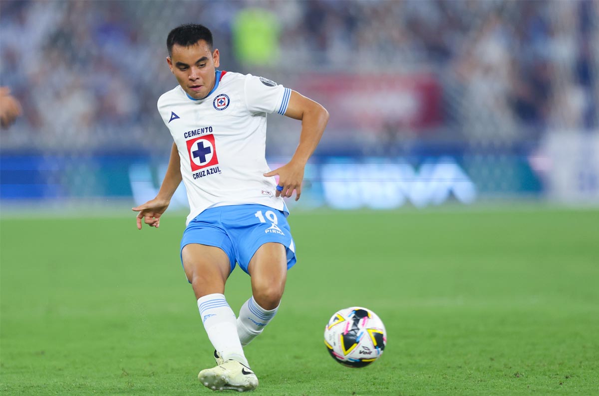 5. Carlos Rodríguez (27 años). Parece que su edad ya no da para Europa, pero 'Charly' sigue siendo importante en Cruz Azul y tiene un valor de 7.5 millones de dólares en el valor de su carta.  
