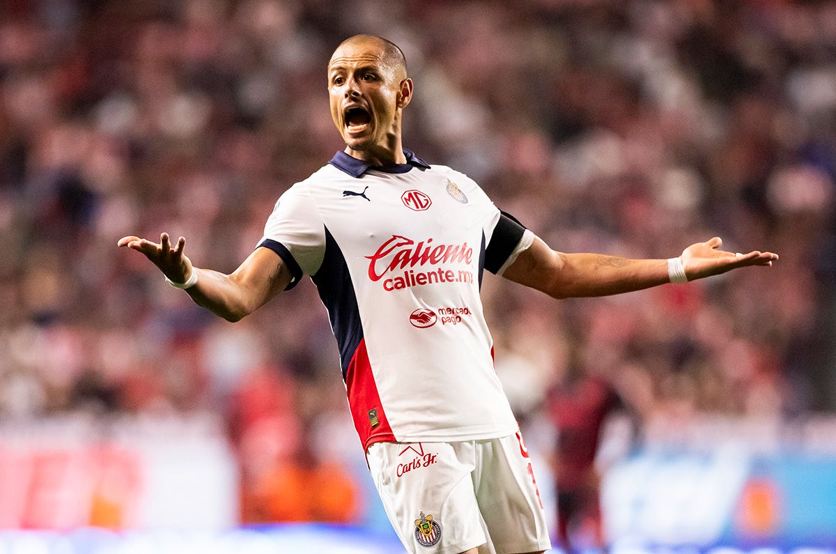 Chivas es aplastado por Xolos en un duelo marcado por la polémica arbitral