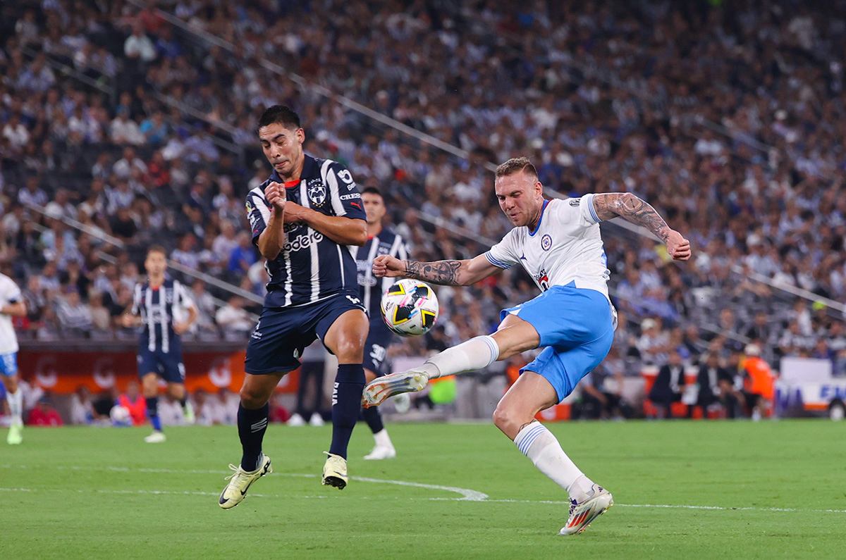 ¿Debió marcarse penal para Cruz Azul por ‘mano’ de Erick Aguirre?