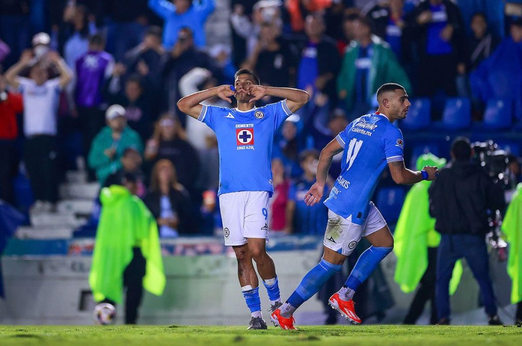 Cruz Azul protege liderato ante Toluca y continúa con su invicto