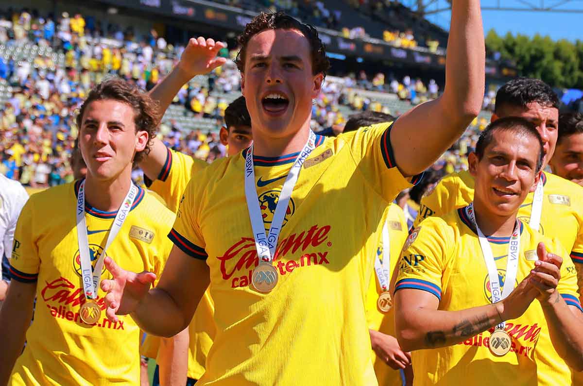Esteban Lozano no encuentra lugar en el América