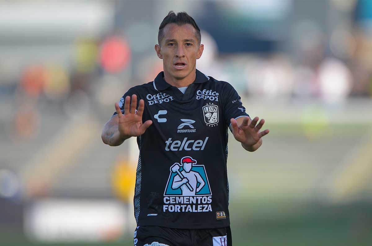 León sigue esperando por el bombazo de Andrés Guardado