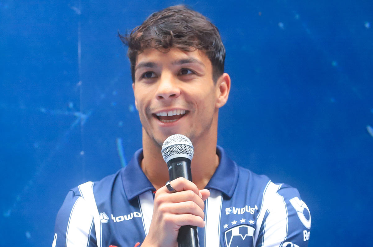 Óliver Torres. Probablemente este mediocampista español es el más importante y del que más expectativa se tiene en este semestre. Jugaba en el Sevilla de España y se sumó a los Rayados de Monterrey. 
