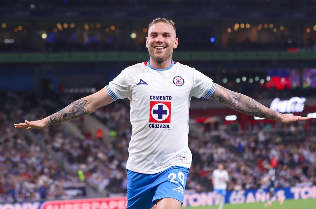 Cruz Azul se coloca como líder tras histórica derrota a Rayados en el BBVA