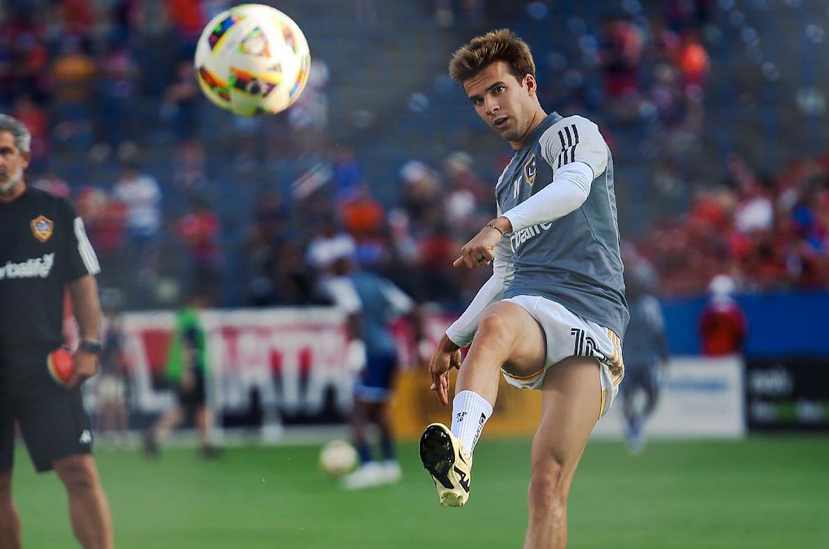 2 Riqui Puig. Bastante conocido por su paso en el FC Barcelona, este flamante fichaje del LA Galaxy cuenta con un valor de 16.3 millones de dólares dentro del mercado.
