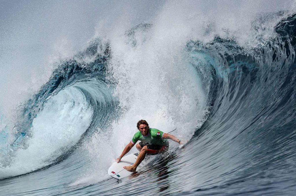 Alan Cleland, a octavos: Cómo y donde ver a México en surf de París 2024