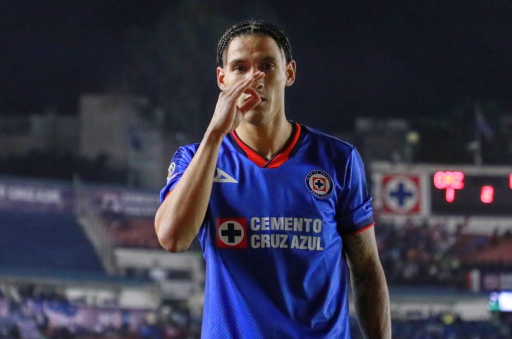 Uriel Antuna dejará Cruz Azul para sumarse con el AEK de Atenas en Grecia