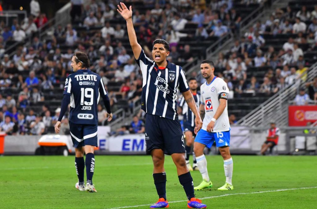Víctor Guzmán renueva con Monterrey, ¿Adiós a Europa?