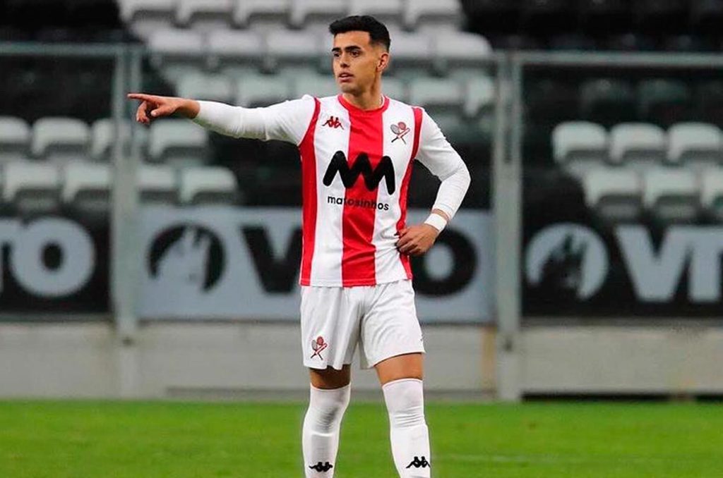 Alexis Quezada en una de sus aventuras por el futbol de Europa