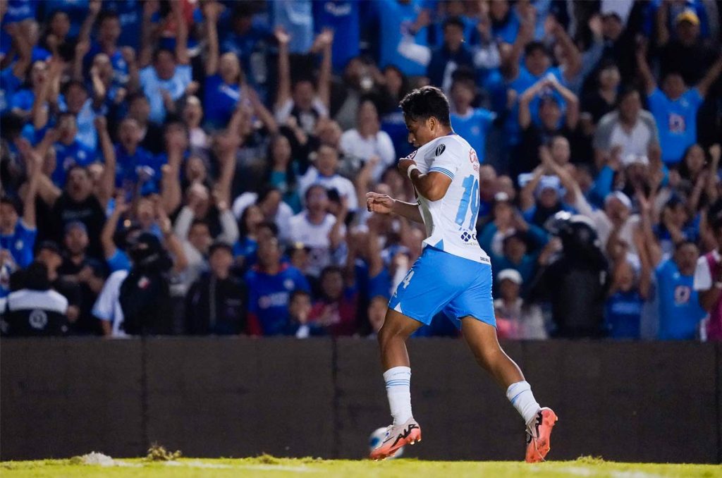 Amaury Morales quiere tomar el lugar de Uriel Antuna en Cruz Azul