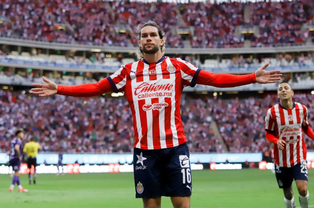 Cade Cowell de Chivas se encuentra en la mira de Europa