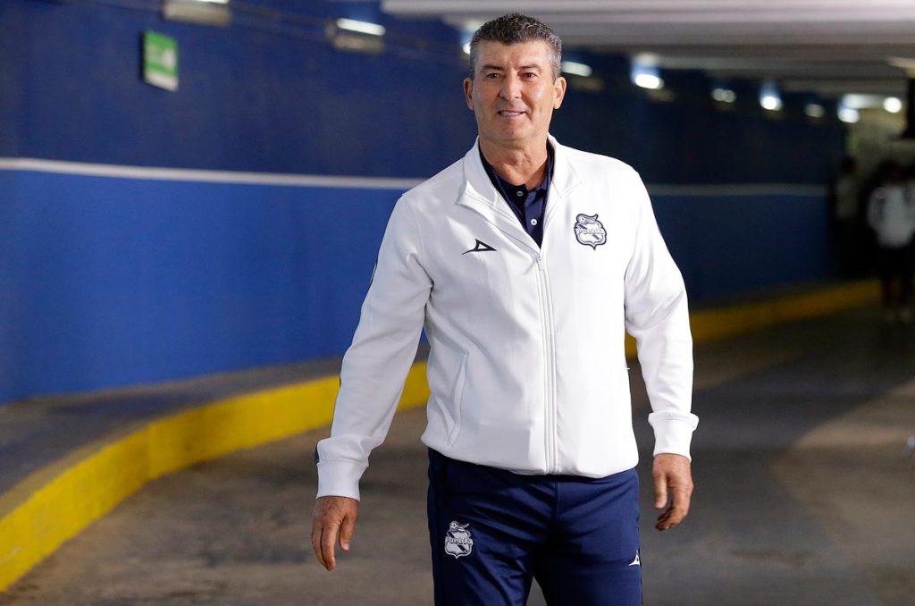 Chepo de la Torre viviría una etapa corta con la Franja del Puebla si no mejora sus resultados