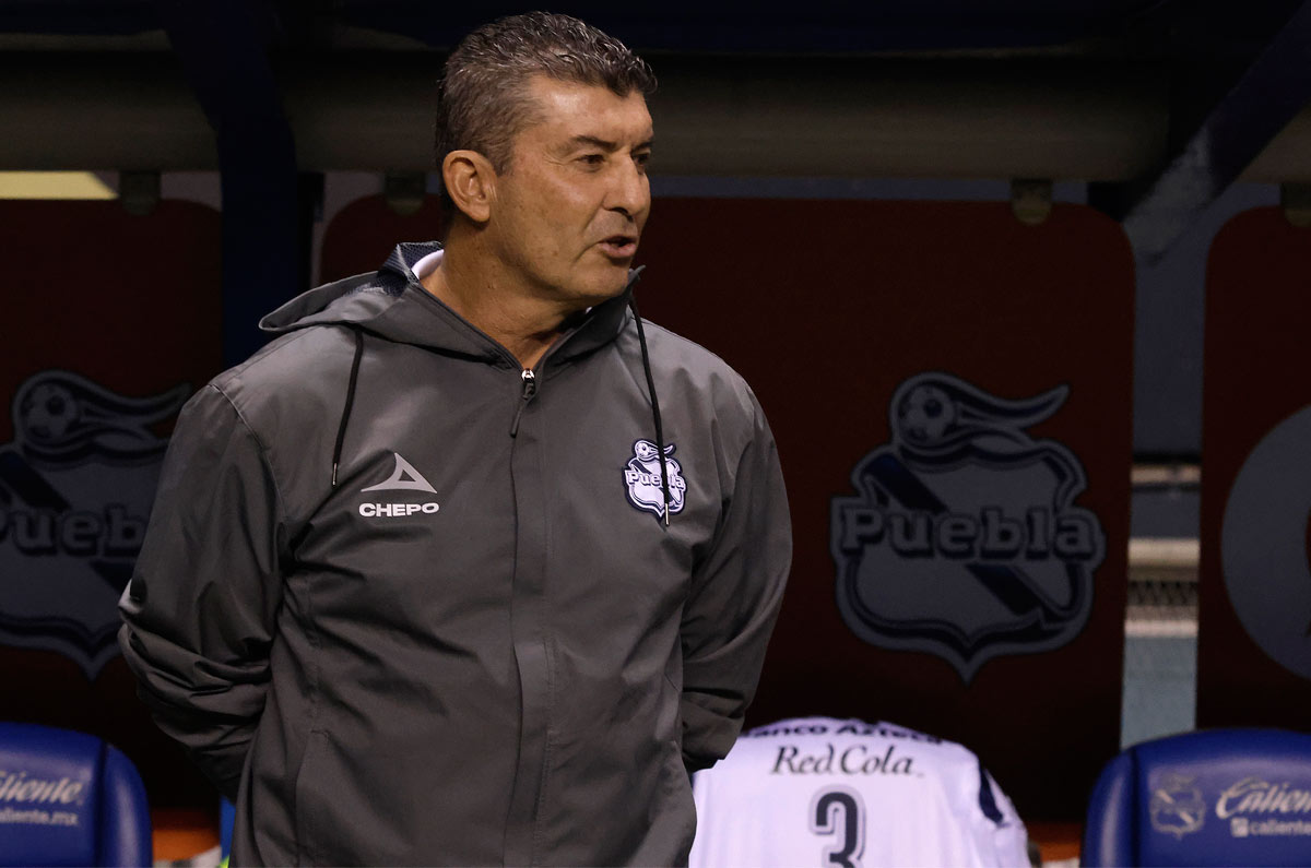 Chepo de la Torre ya está en la cuerda floja con Puebla