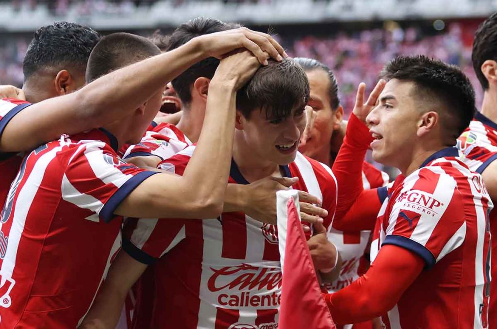 Chivas aplasta a Juárez en su debut por Amazon Prime