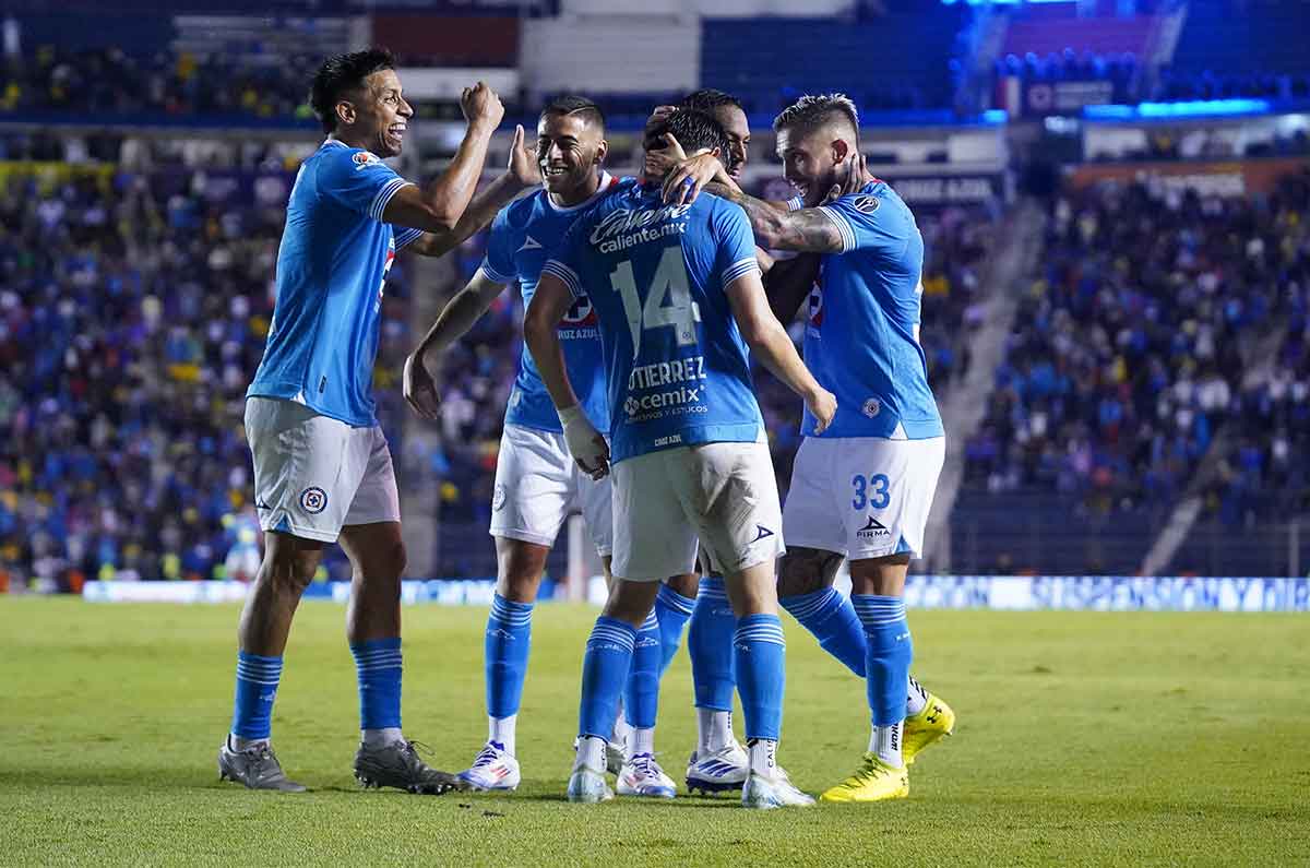 Cruz Azul remonta y golea al América de Jardine ¿Campeón en crisis?