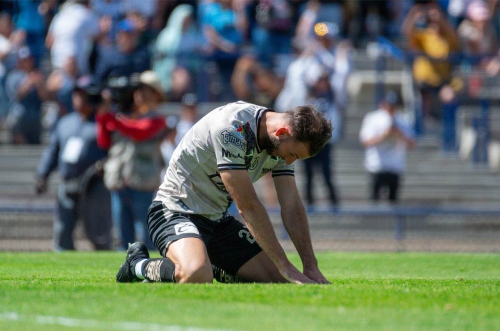 En Puebla están desesperados por correr a un futbolista