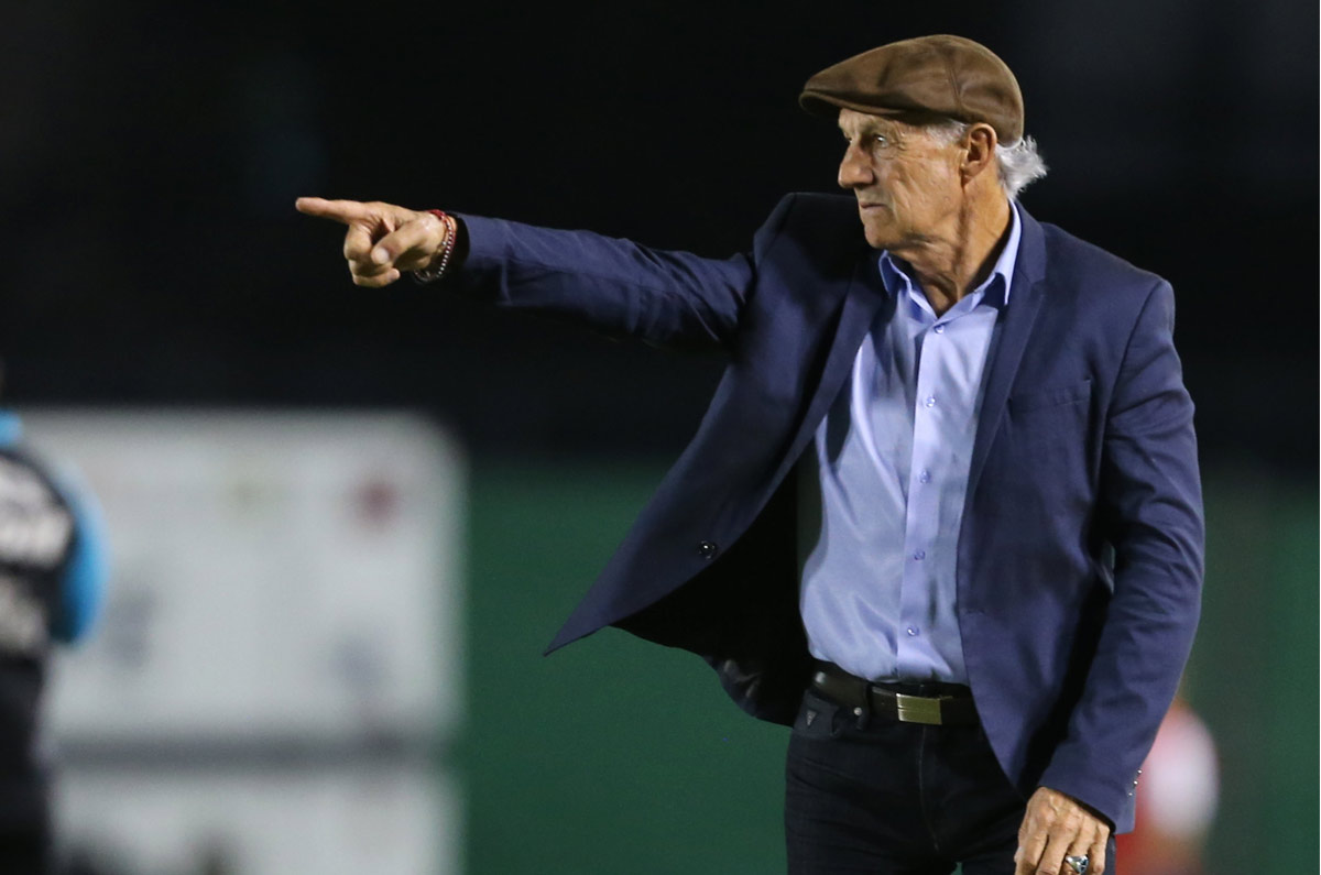 Héctor Hugo Eugui. También se despachó con 62 goles en su paso con los Diablos. Conocido como 'Cañón Humeante' fue Campeón en el Torneo 1974-1975 y designado el mejor jugador del torneo. En el torneo Apertura 2011 dirigió por 17 partidos al equipo.

