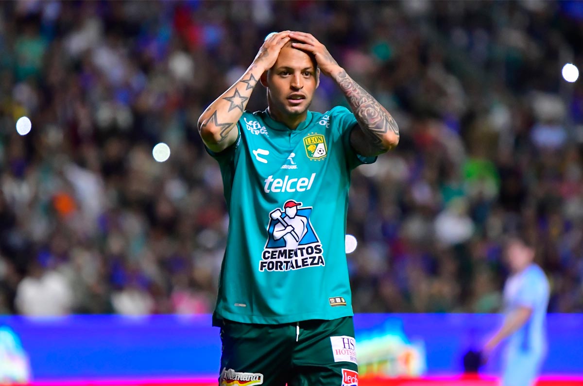 Nicolás López se va de la Liga MX