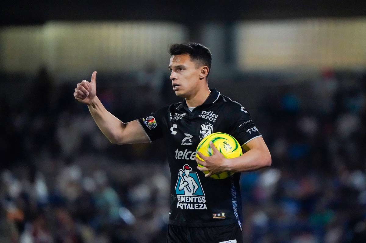 8 Osvaldo Rodríguez - 2.5 millones de dólares - Se fue a Tigres UANL
