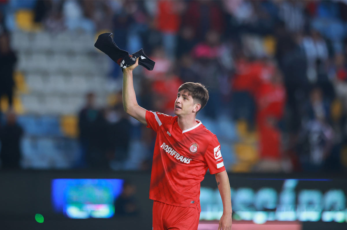 5. Tomás Belmonte. Recientemente el 'Toto' dejó al Toluca apenas después de un breve paso para marcharse a Boca Juniors que pagó una cantidad de 3.8 millones de dólares para hacerse con sus servicios. 
