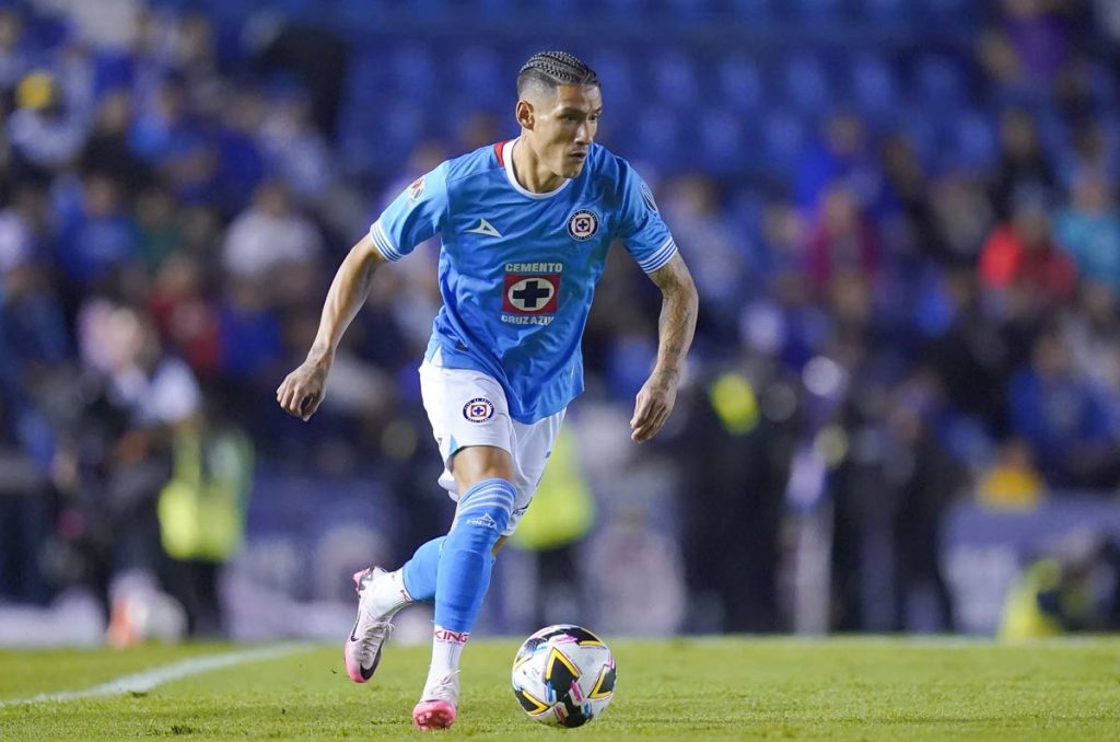 Uriel Antuna podría marcharse de Cruz Azul después del torneo Apertura 2024