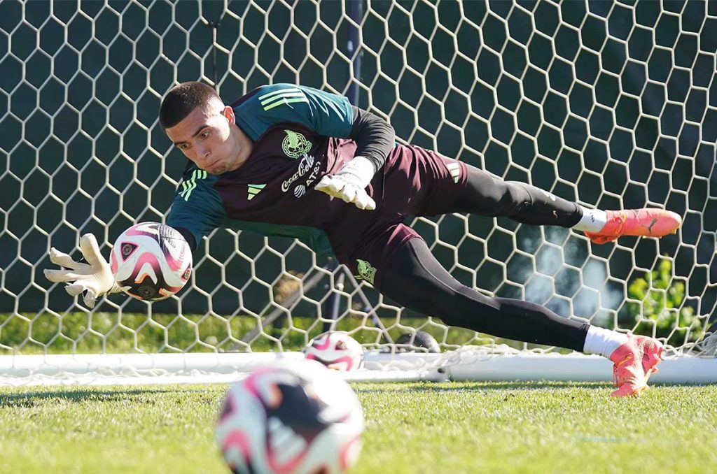 Alex Padilla se declara fan de Memo Ochoa “Le pedía a mi mamá que me comprara sus camisetas” 0