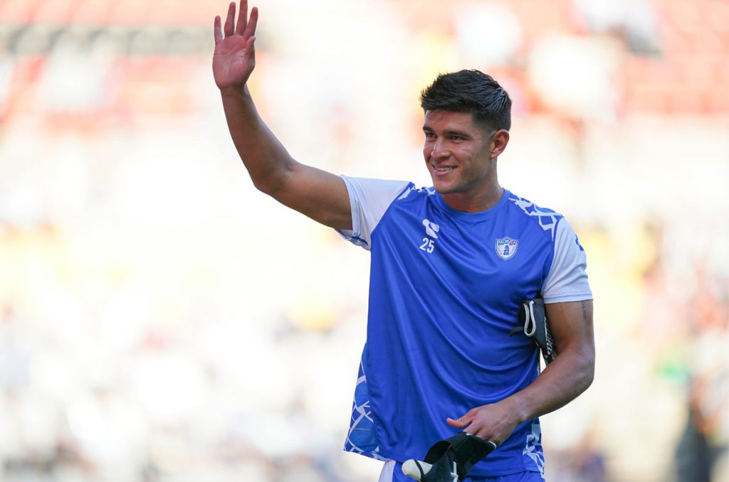 Carlos Moreno de Pachuca ya negocia su salida a Inglaterra