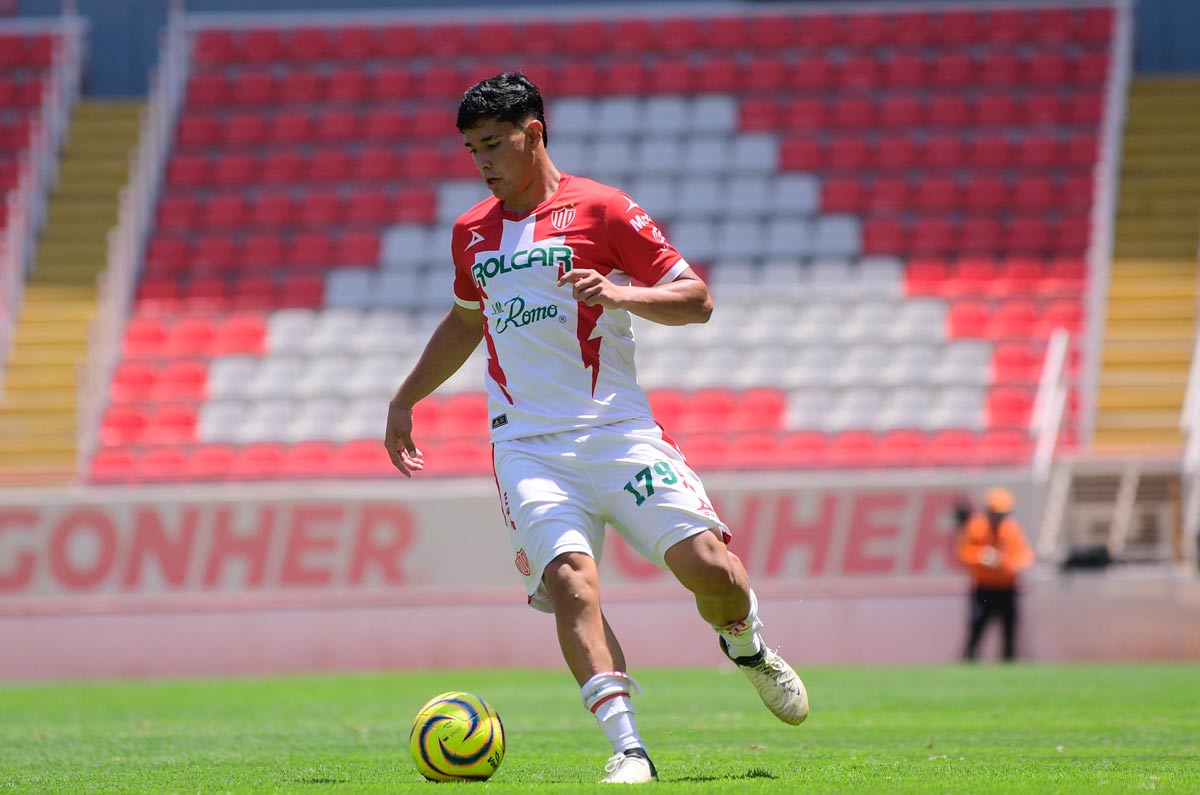 César López. Con poco rodaje en el Necaxa sin poder debutar en primera división. Se fue prestado con Juárez donde está buscando sus primeras oportunidades dentro del futbol mexicano. 
